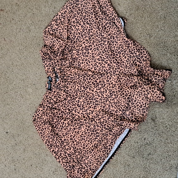 NASTY GAL Leopard Ruffle Hem Tiered Shorts - Picture 3 of 6